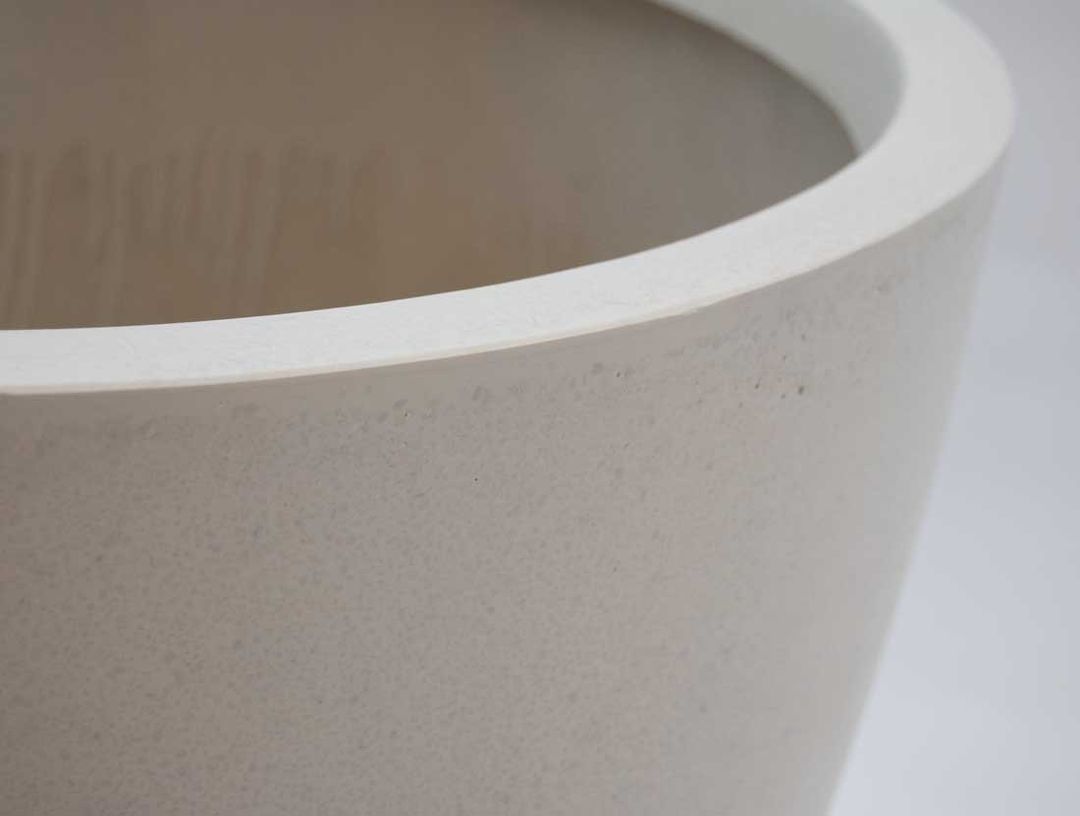 Elegant Einrichten | Pflanzkübel | Fiberglas | rund konisch | D90xH80cm | perlmutt weiß.