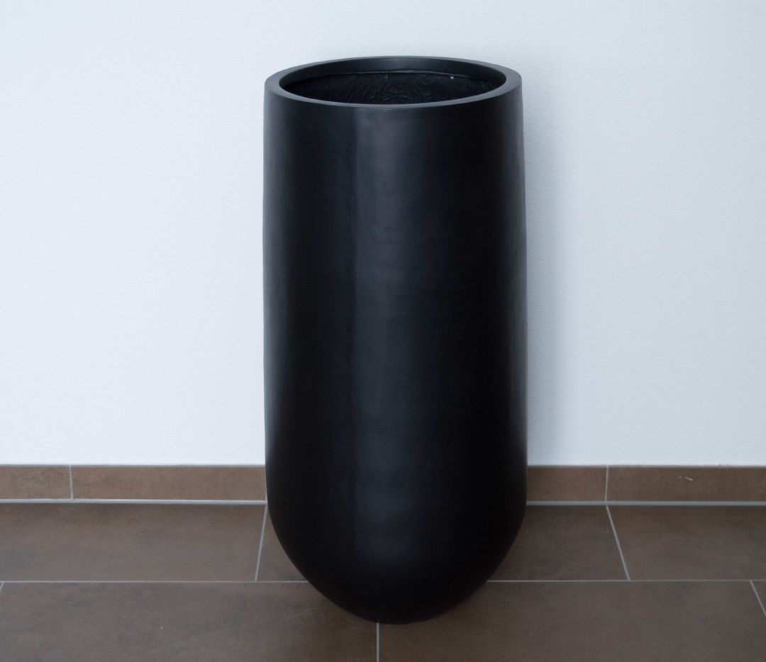 Elegant Einrichten | Pflanzkübel | Fiberglas | rund konisch | D40xH80cm | elegant schwarz-matt.