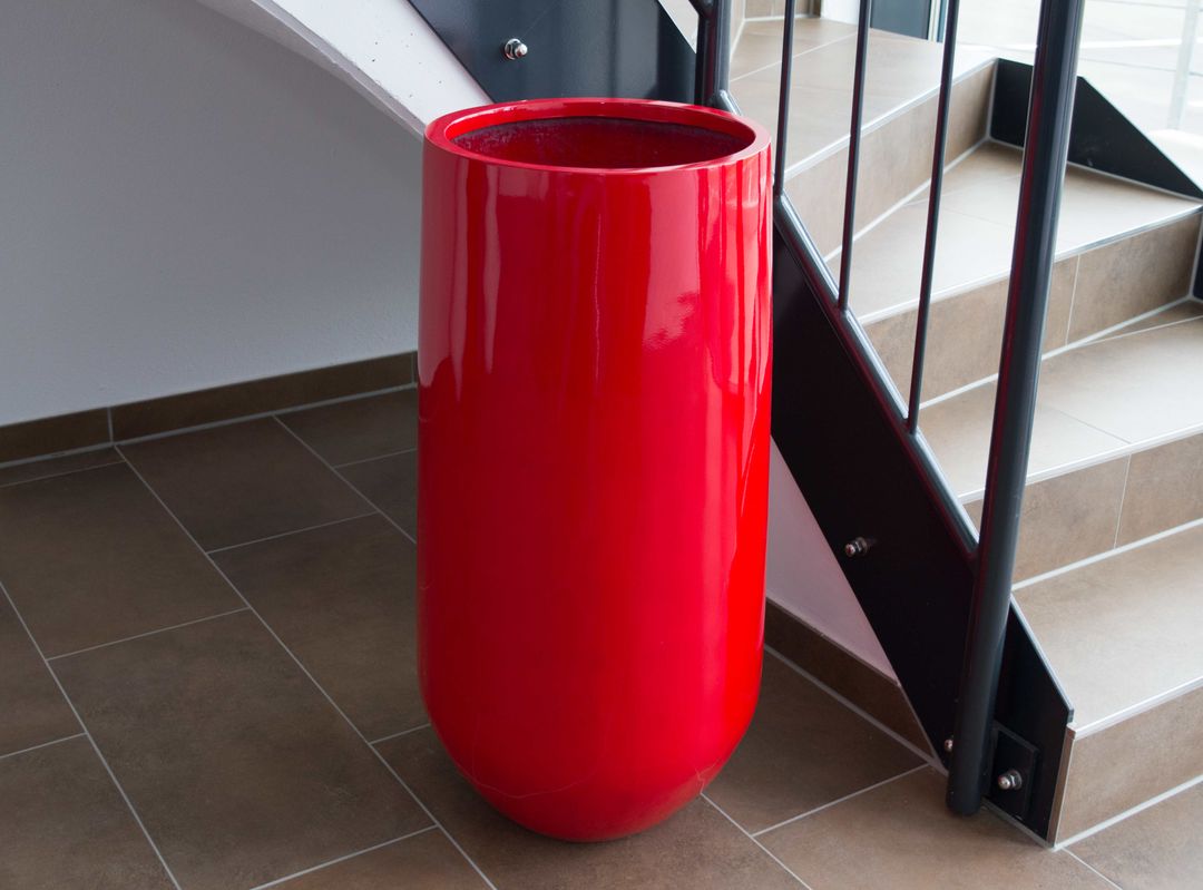 Elegant Einrichten | Pflanzkübel | Fiberglas | rund konisch | D55xH110cm | hochglanz rot.