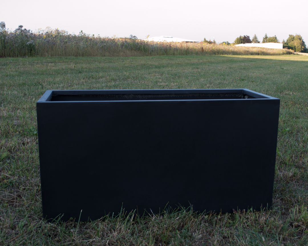 Elegant Einrichten | Pflanzkübel | Fiberglas | rechteckig | 108x40x50cm | elegant schwarz-matt
