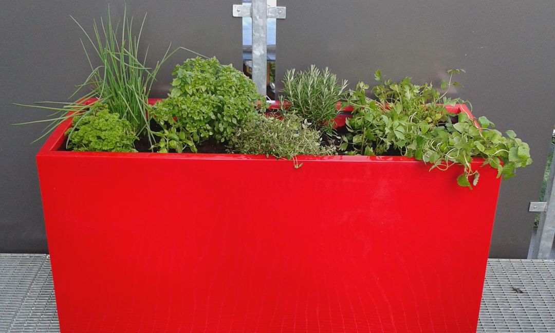 Elegant Einrichten | Pflanzkübel | Fiberglas | rechteckig | 61x21x20cm | hochglanz rot.