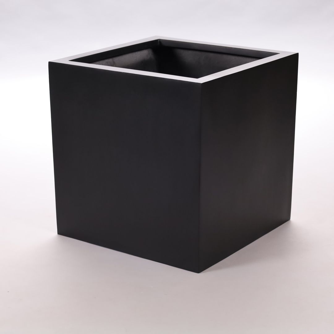 Elegant Einrichten | Pflanzkübel | Fiberglas | quadratisch | 50x50x50cm | elegant schwarz-matt.