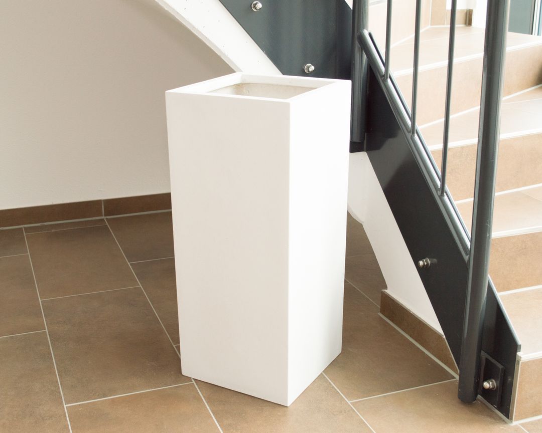 Elegant Einrichten | Pflanzkübel | Fiberglas | säule | 38x38x80cm | perlmutt weiß.