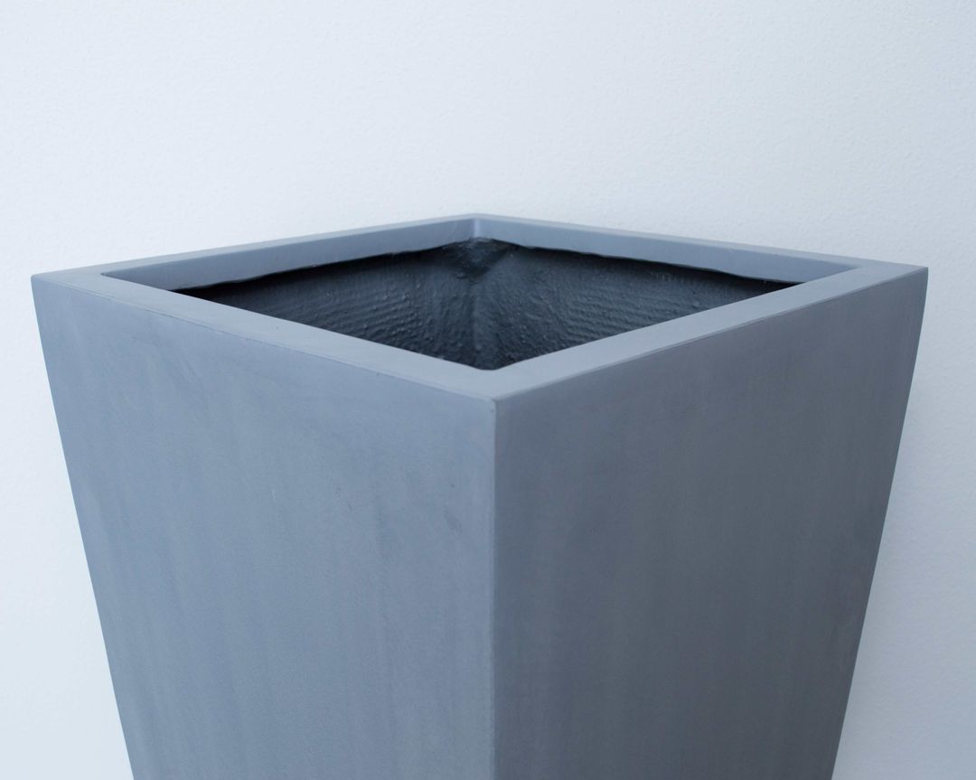 Elegant Einrichten | Pflanzkübel | Fiberglas | säule | konisch | 38x38x100cm | grau.