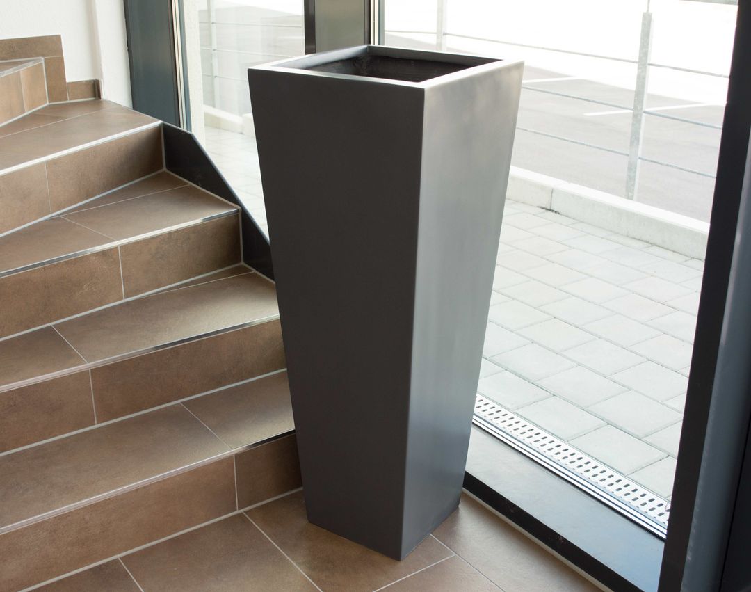 Pflanzkübel Fiberglas säule konisch 30x30x90cm anthrazit metallic (B-WARE)