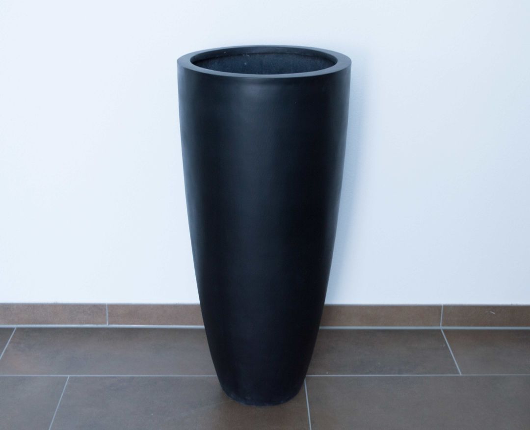 Elegant Einrichten | Pflanzkübel | Fiberglas | rund konisch | D46xH100cm | elegant schwarz-matt.