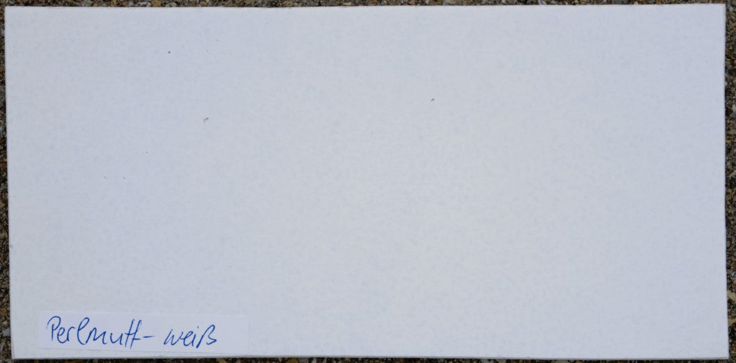 Farbmusterplatte Perlmutt weiß Ansicht außen