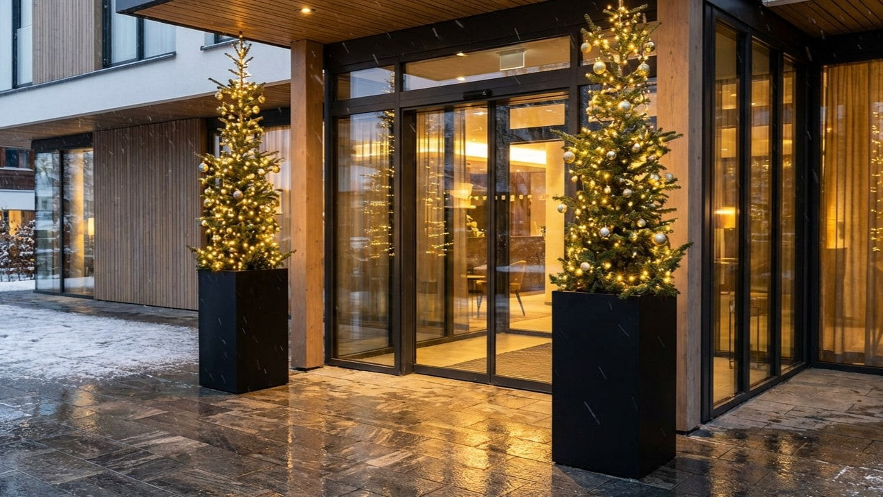 Winter-Tipps: Pflanzkübel sicher durch Frost, Regen & Wind bringen und winterfest machen