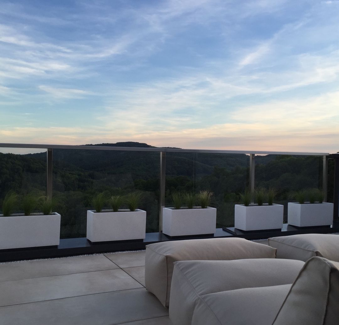 Elegant Einrichten | Pflanzkübel | Fiberglas | rechteckig | 108x40x50cm | perlmutt weiß