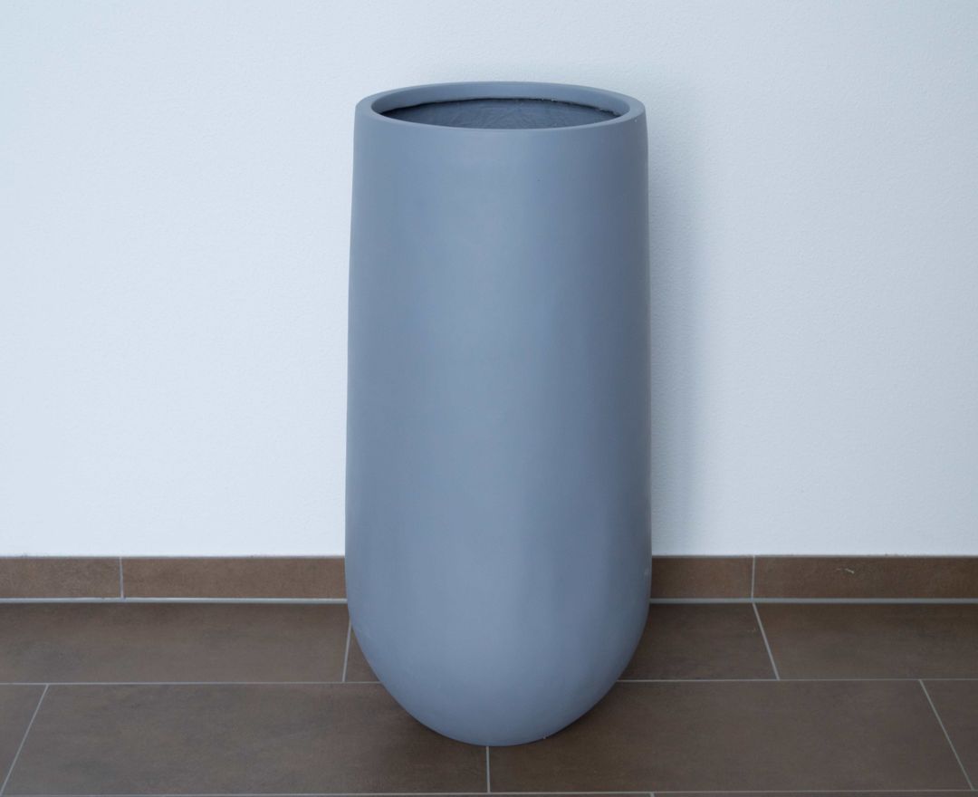 Elegant Einrichten | Pflanzkübel | Fiberglas | rund konisch | D55xH110cm | grau.