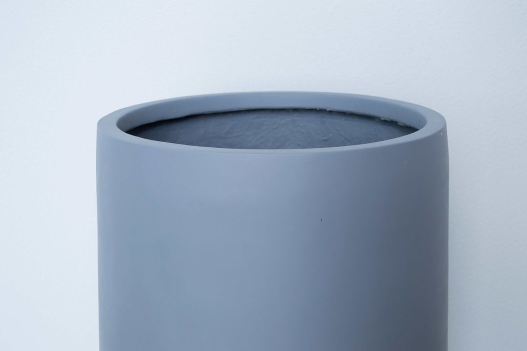 Elegant Einrichten | Pflanzkübel | Fiberglas | rund konisch | D26xH56cm | grau.