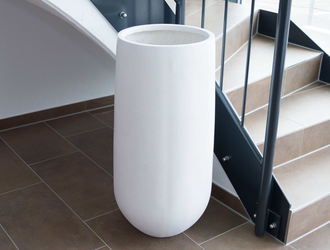 Elegant Einrichten | Pflanzkübel | Fiberglas | rund konisch | D26xH56cm | permutt weiß.