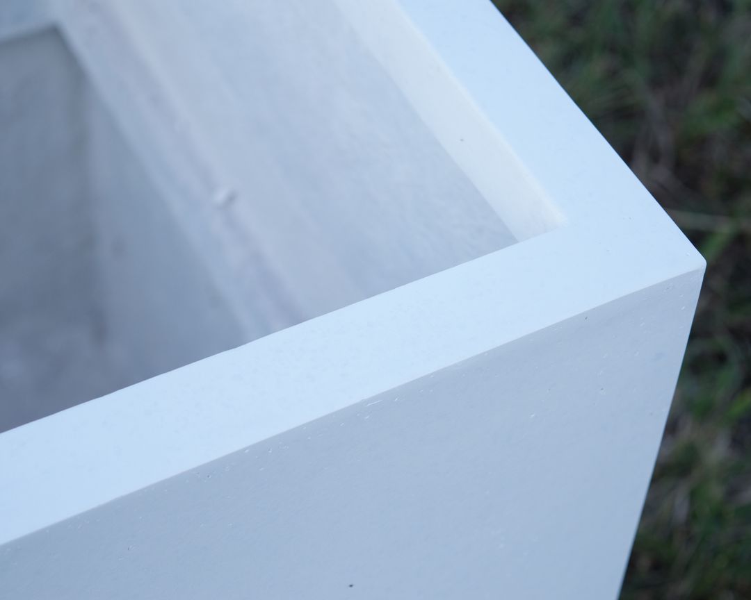 Elegant Einrichten | Pflanzkübel | Fiberglas | rechteckig | 120x50x55cm | perlmutt weiß.