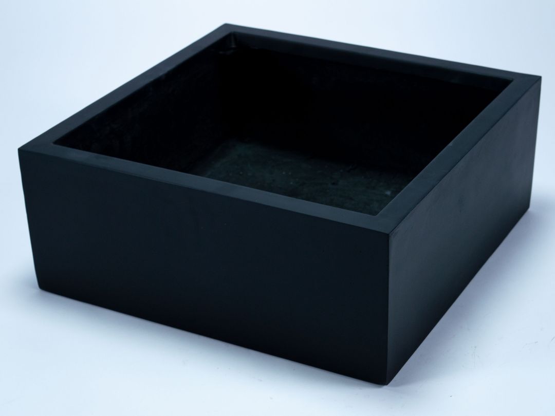 Elegant Einrichten | Pflanzkübel | Fiberglas | niedrige quadratisch | 60x60x30cm | schwarz-matt.