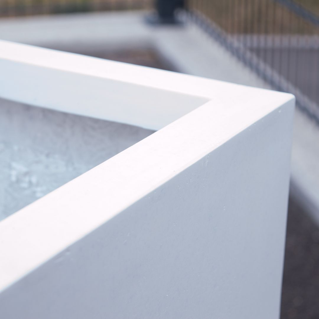 Elegant Einrichten | Pflanzkübel | Fiberglas | quadratisch | 80x80x80cm | perlmutt weiß.