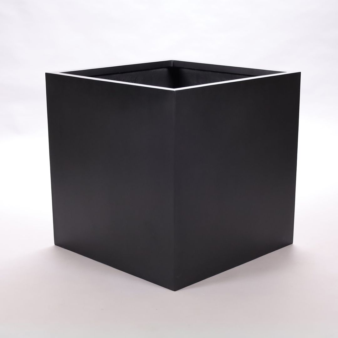 Elegant Einrichten | Pflanzkübel | Fiberglas | quadratisch | 60x60x60cm | elegant schwarz-matt.