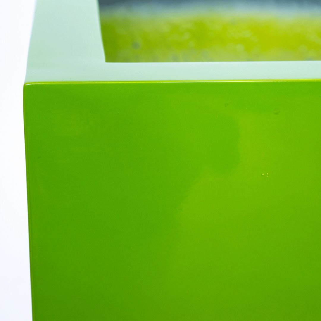 Elegant Einrichten | Pflanzkübel | Fiberglas | quadratisch | 30x30x30cm | hochglanz avocado grün.