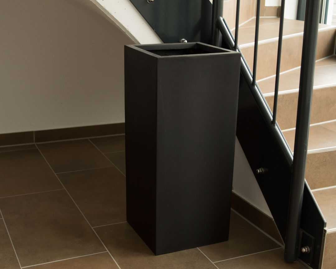 Elegant Einrichten | Pflanzkübel | Fiberglas | säule | 30x30x60cm | elegant schwarz-matt