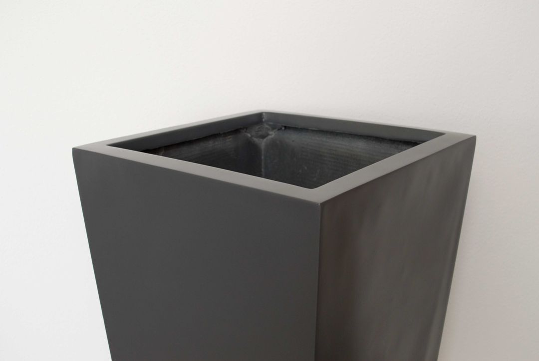 Pflanzkübel Fiberglas säule konisch 30x30x90cm anthrazit metallic (B-WARE)
