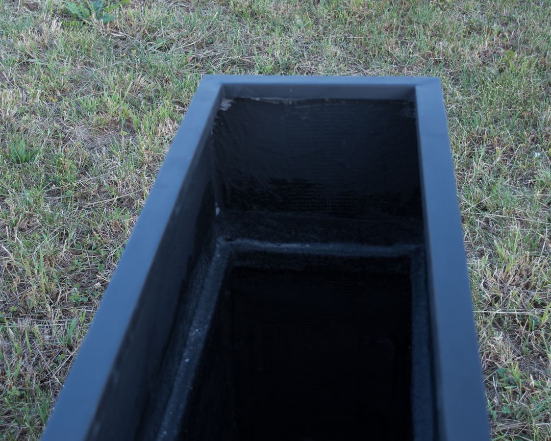 Elegant Einrichten | Pflanzkübel | Fiberglas | rechteckig | 84x30x80cm | elegant schwarz-matt.